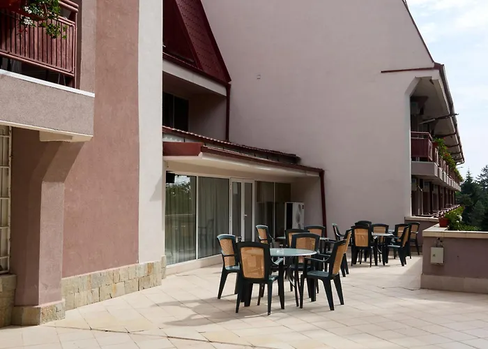 Constantzia Balneohotel فندق
